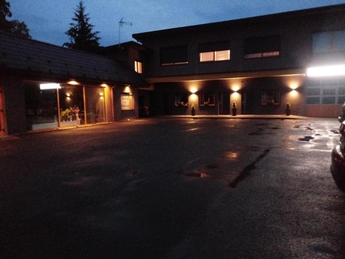 Noclegi Na Heweliusza Sanok Bagian luar foto